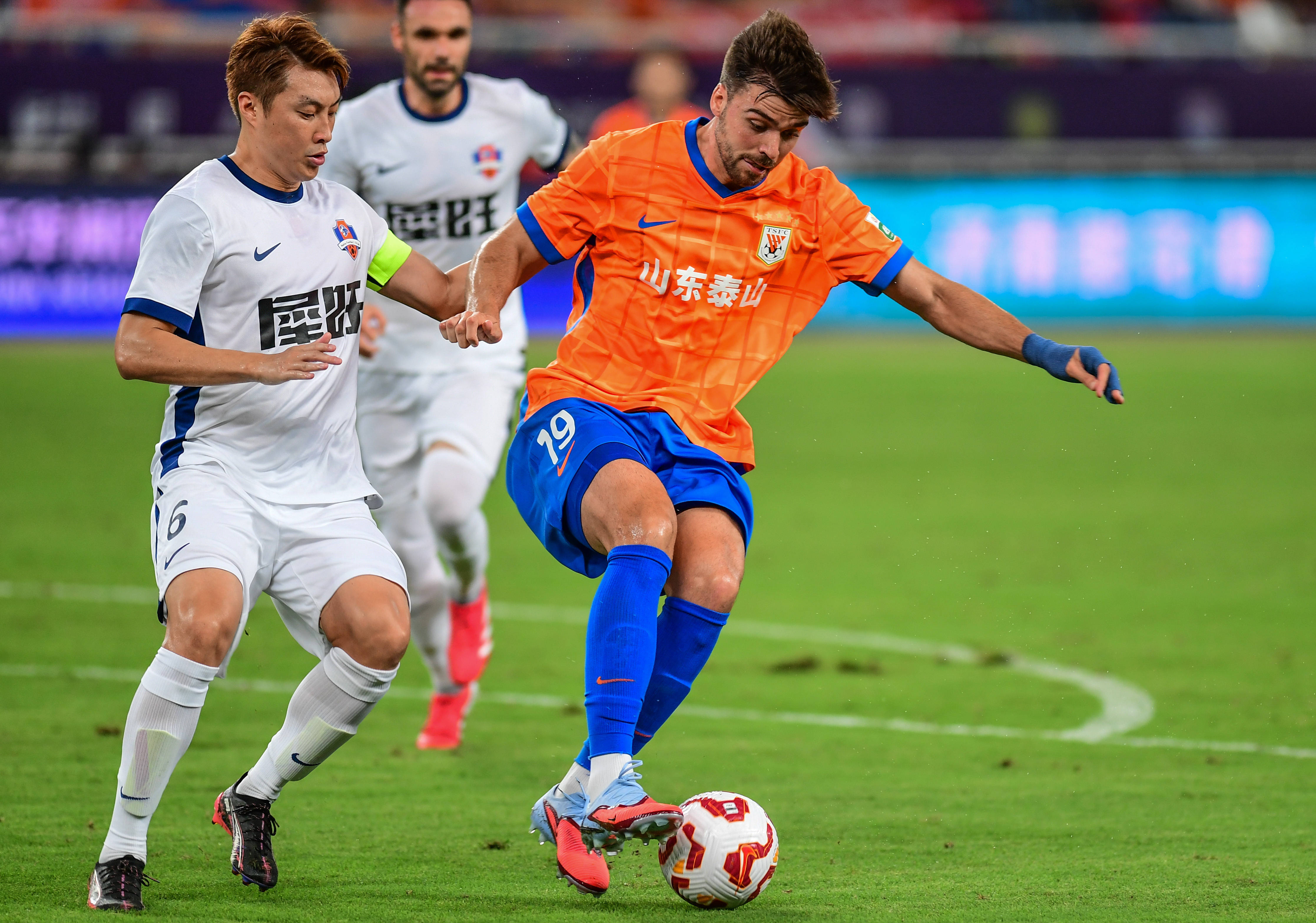 爱游戏体育-山东男篮加时末段远射贴柱；志在中超名次提升；信心回归；心理建设被强调的简单介绍