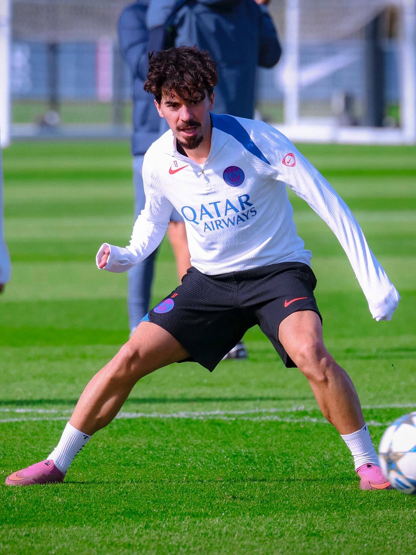 巴黎圣日耳曼迎西甲关键赛；集结日强势反弹；质疑声仍在；细节决定成败(巴黎圣日耳曼迎战马竞)