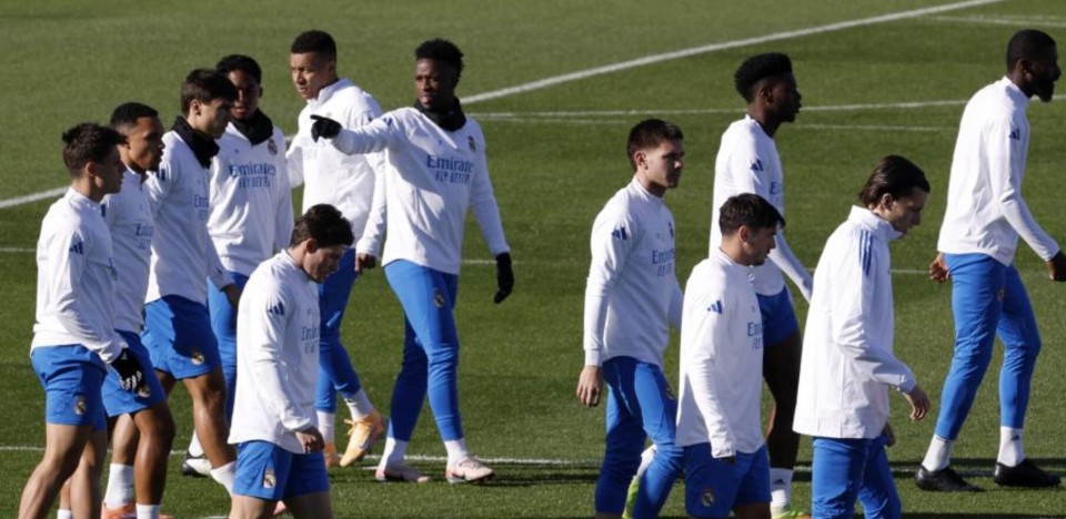 关于集结日马德里竞技调整名单以备欧超杯，主帅复盘环节打磨，球迷炸锅，轮换策略成焦点的信息